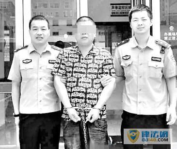 原配救小三:男子掐晕小三,妻子喊工友救人 原配救小三:男子掐晕小三,妻子喊工友救人