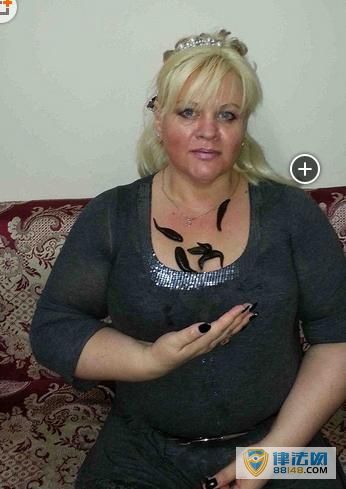 女子让水蛭爬满全身“排毒” 称能减肥提高性欲 女子让水蛭爬满全身“排毒” 称能减肥提高性欲