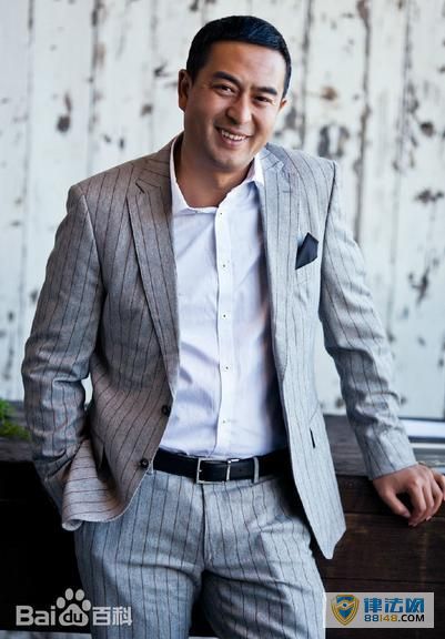 电视剧《悬崖》周乙扮演者张嘉译个人资料 张嘉译主演的电视剧 电视剧《悬崖》周乙扮演者张嘉译个人资料 张嘉译主演的电视剧