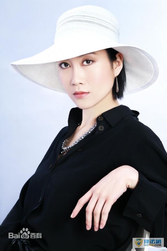 《十个连长一个班》张兰香扮演者温峥嵘个人资料 温峥嵘演过的电视剧 《十个连长一个班》张兰香扮演者温峥嵘个人资料 温峥嵘演过的电视剧