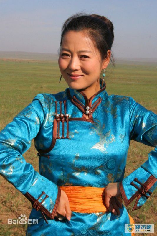 《小草青青》何青青扮演者王茜华个人资料 王茜华主演的电视剧 《小草青青》何青青扮演者王茜华个人资料 王茜华主演的电视剧