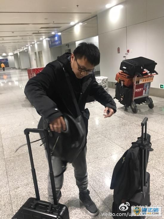 ǺӴCOOԪֱطɻɧŮ˿¼ع Ů ֤ݲ㱻ͷ