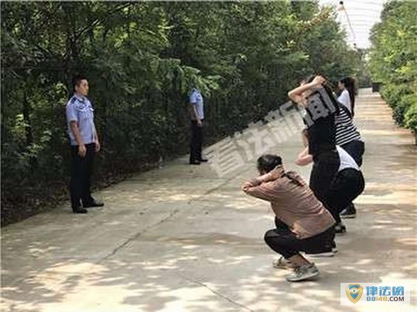 ͨ14ŮѧУ԰豻 ũܽͼ