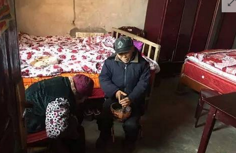 ʡŽºСѧ43ʦ˴Ӿ񲡸Сƿǹʾӵͼ