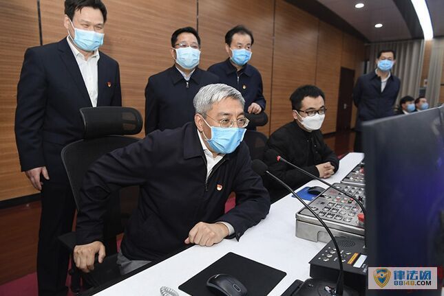 河南省长尹弘与井下500米采煤工人实时视频通话：安全第一！